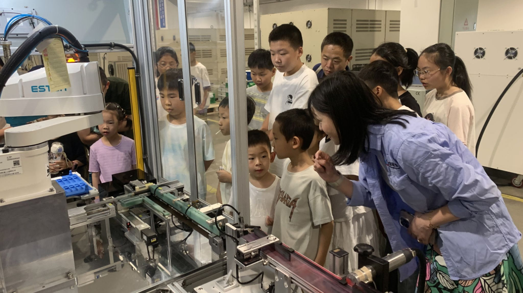 招宝磁业员工子女六一活动